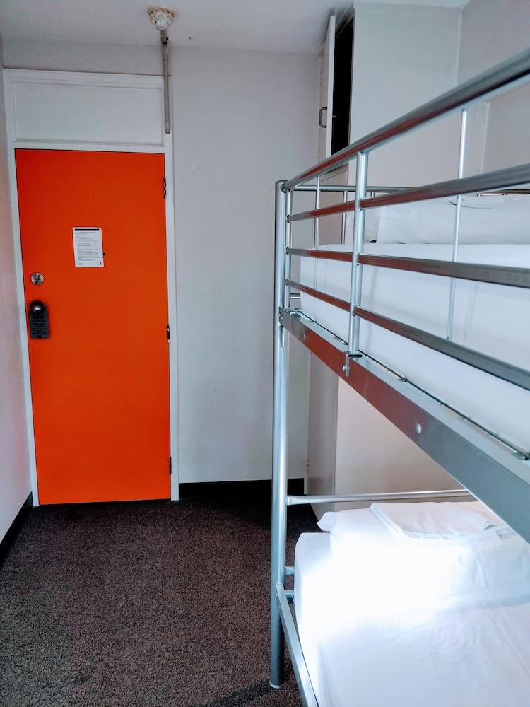 Ymca Hostel *